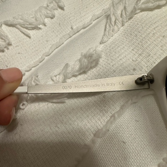 White sunglasses - Picture 7 of 7